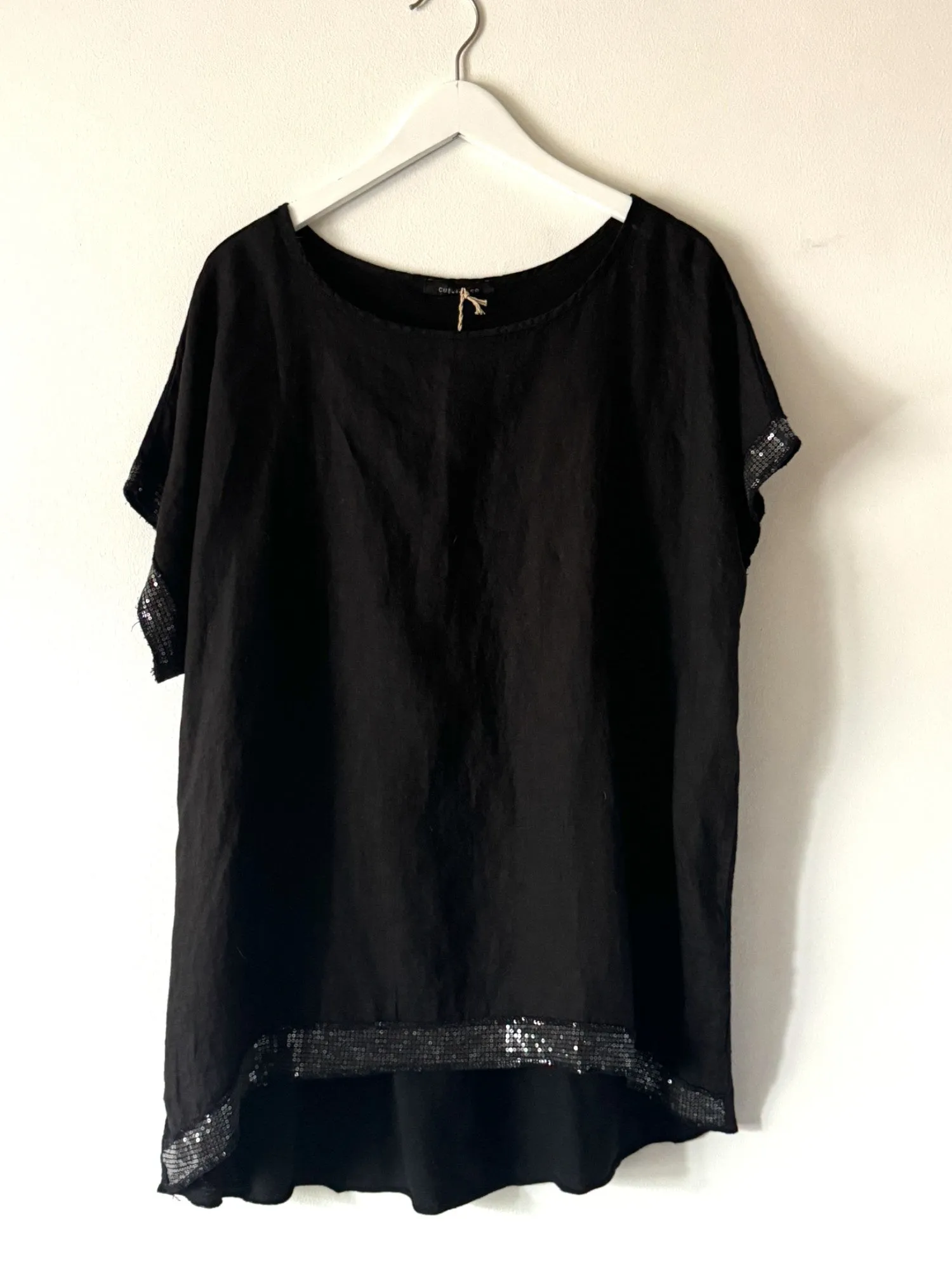 CUT LOOSE - ONE SIZE SEQUIN TRIM TOP